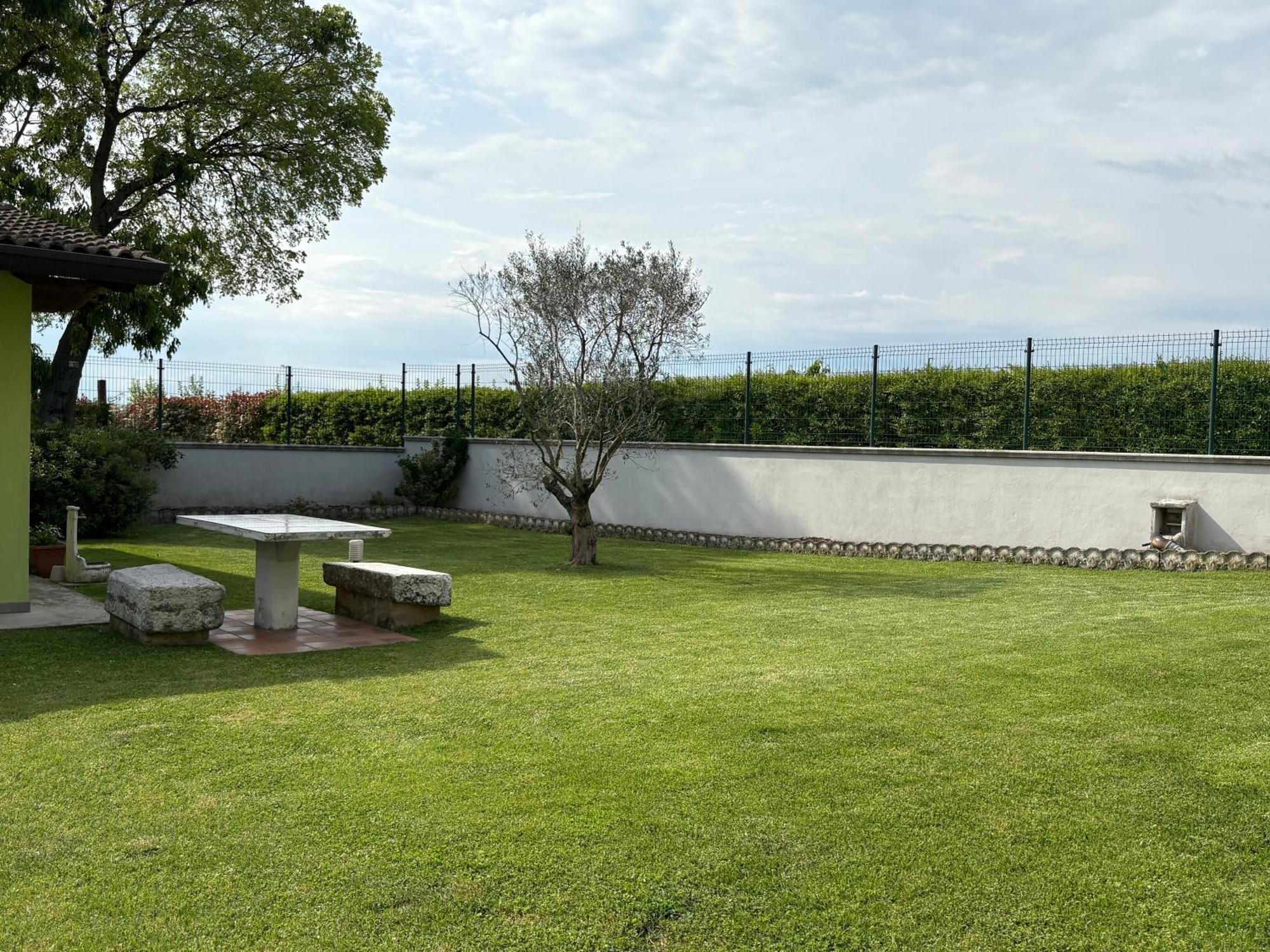 Casa Salera Lägenhet Lonato Exteriör bild